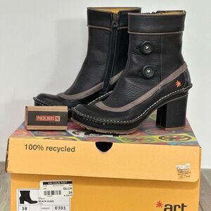 ART Black and Brown Heeled Boots